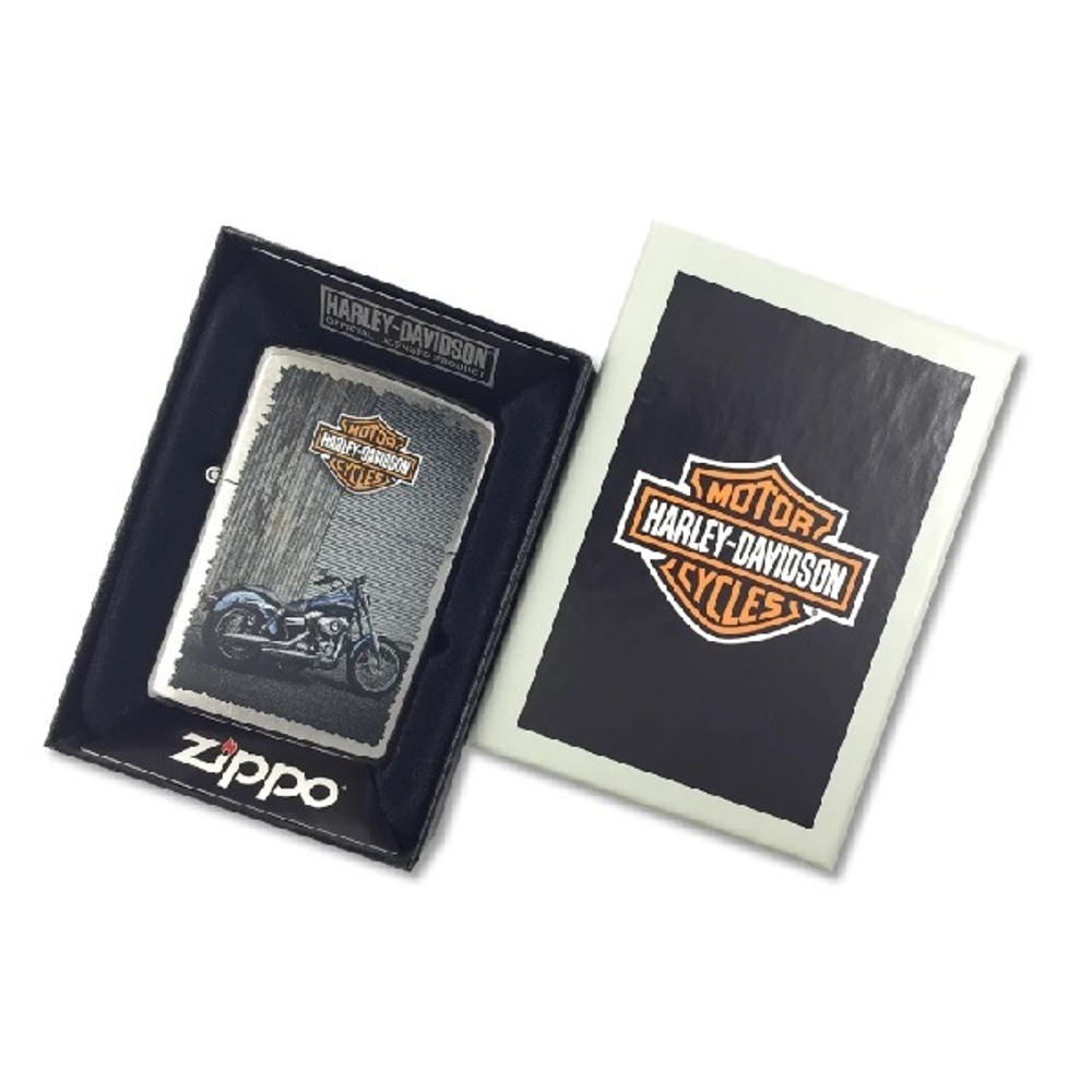 Зажигалка серебристая Zippo Harley-Davidson с покрытием Street Chrome