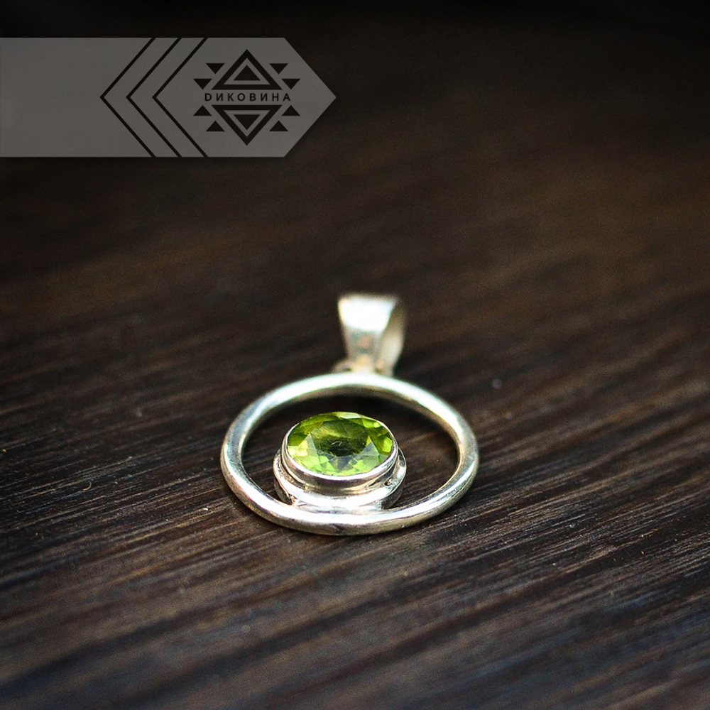 Кулон с оливином, серебро