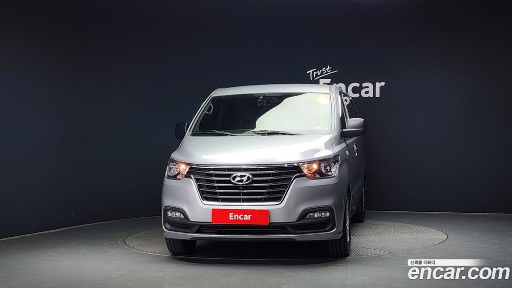 Hyundai The New Grand Starex Van 3-х местный (04.2020)