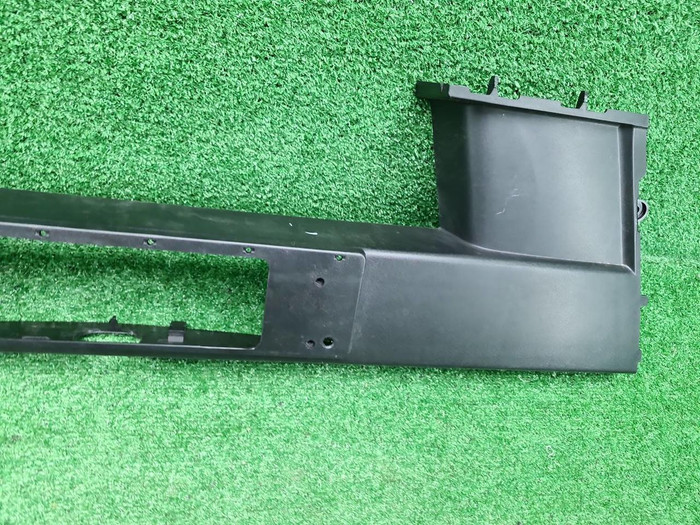 Накладка переднего бампера Mercedes Actros (11-нв)