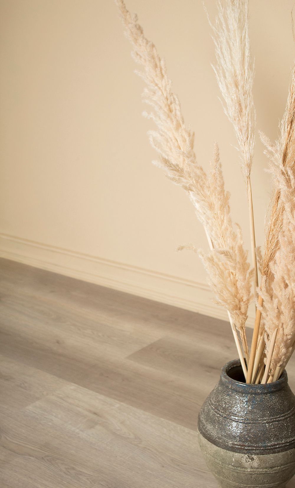 Композитный ламинат RESPEECT FLOOR 4210 Дуб Светлый - Магазин напольных покрытий в Екатеринбурге. MAXI ПОЛ