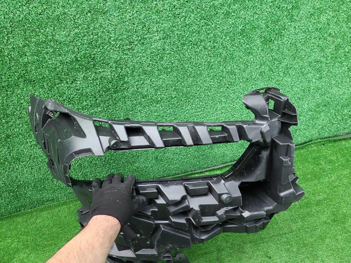 Кронштейн переднего бампера BMW X7 G07 (2022-н.в.)