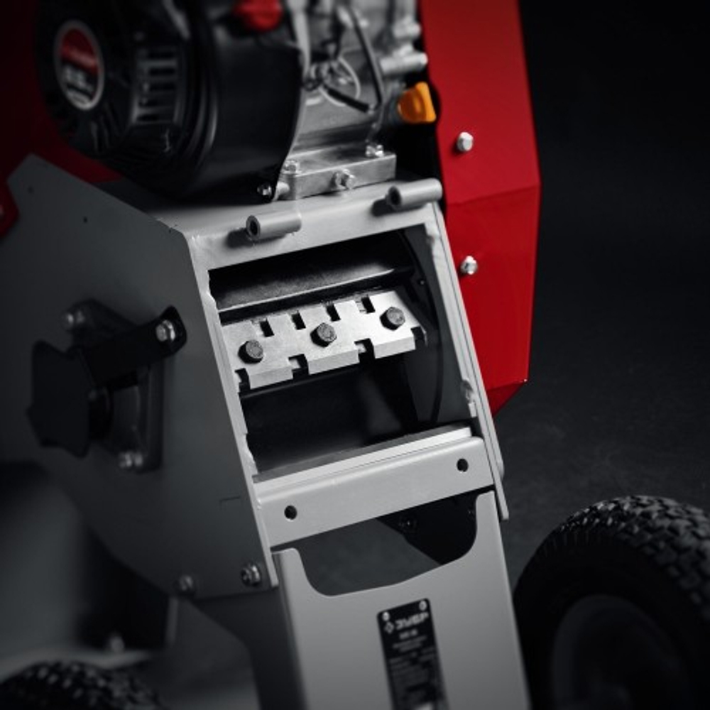 Измельчитель веток бензиновый ЗУБР БИС-90 садовый 90 мм