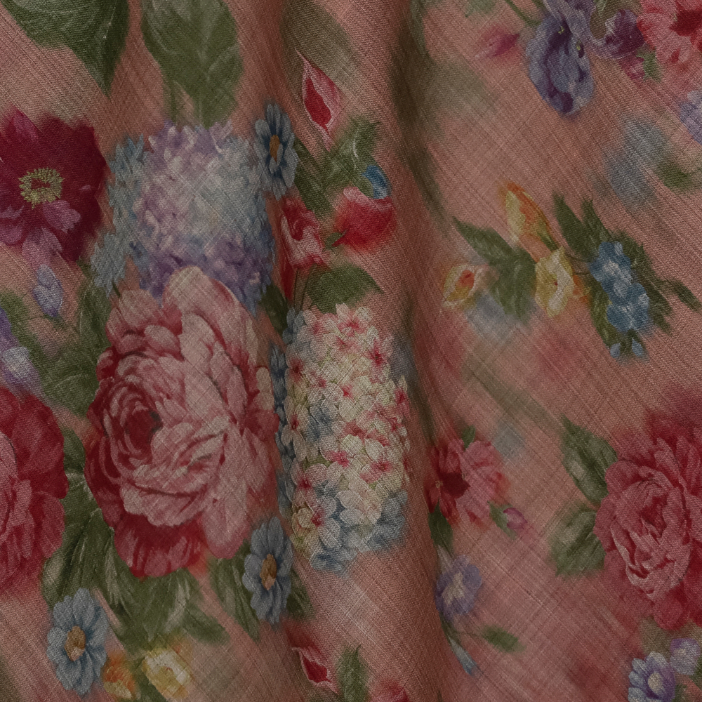 Тонкая шерстяная ткань с цветами в красных оттенках