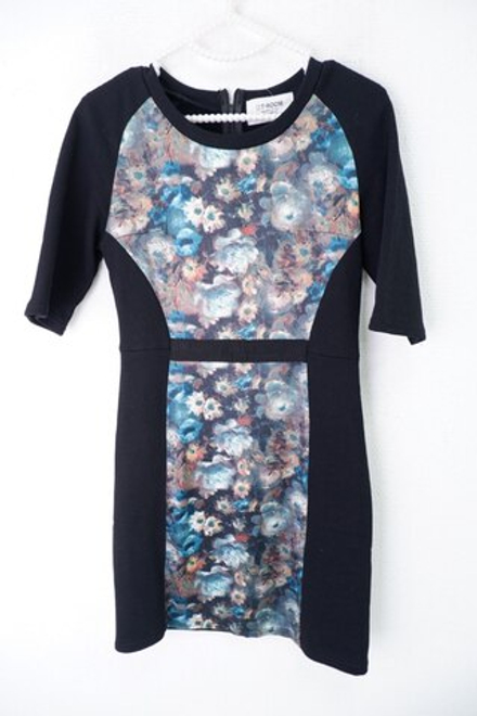 Платье T-Room стильное 44 размер