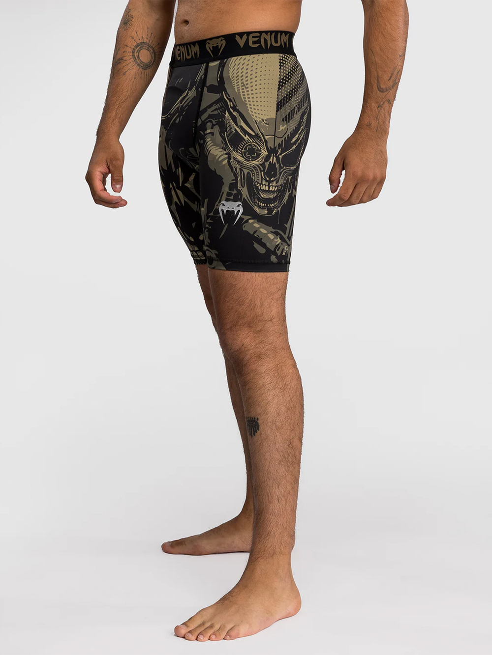 Шорты компрессионные Venum Invader Black/Sand