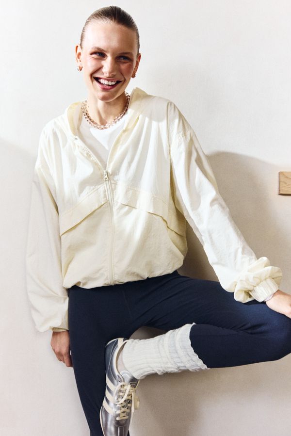 Олимпийка из нейлона 