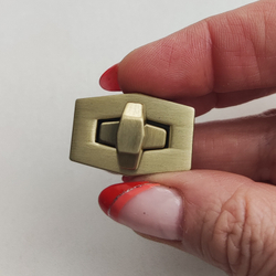 Замок вертушка на винтах Шестигранник Антик