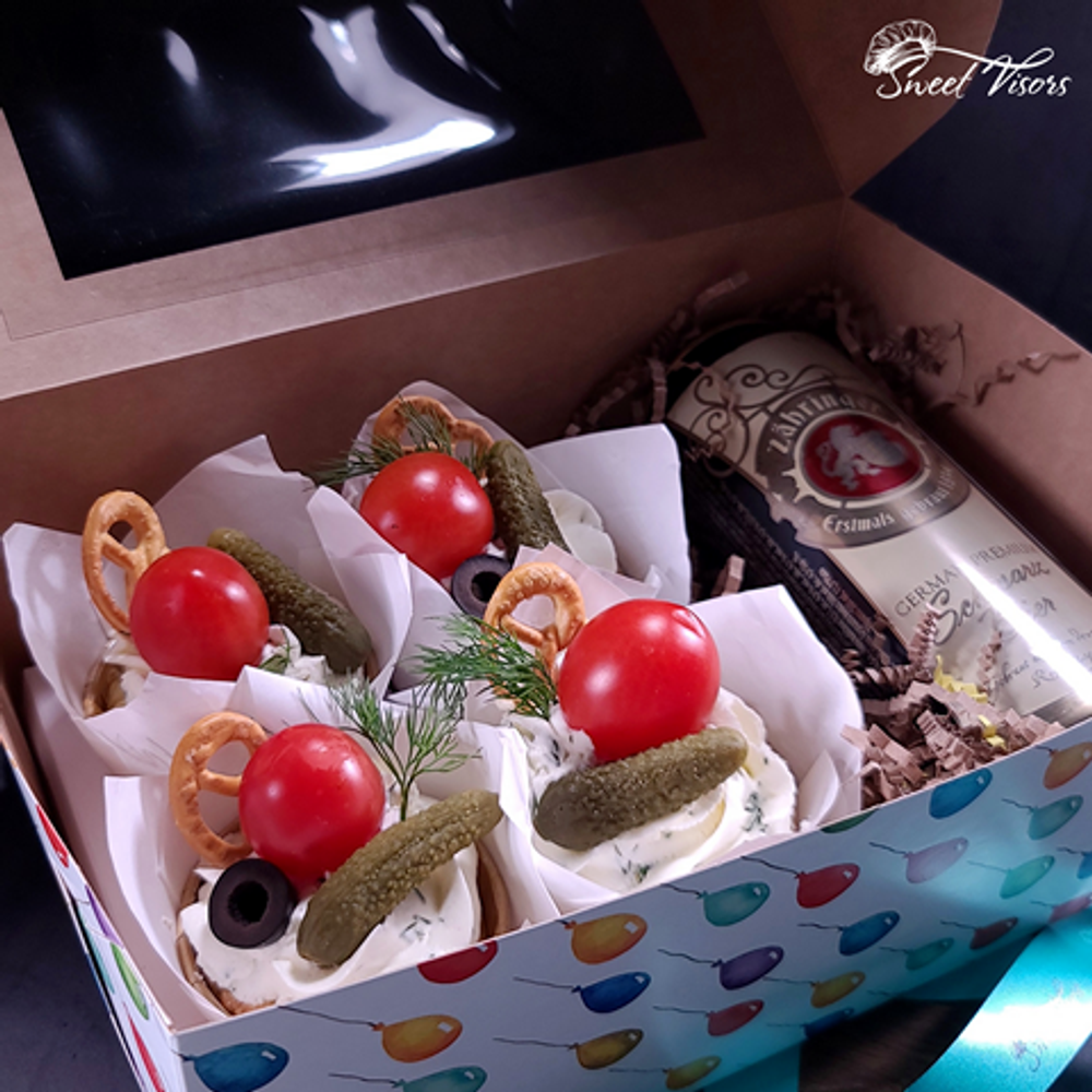 Закусочный Капкейк набор для мужчины. Кондитерская Sweet Visors Сладкие Козырьки. Кондитер Светлана Дегтерева. Десерты ручной работы на заказ в СПБ.