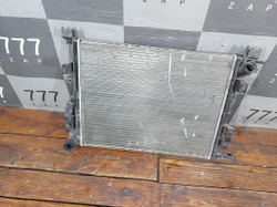 Радиатор двигателя Renault Logan 2  Б/У Оригинал 214105731R