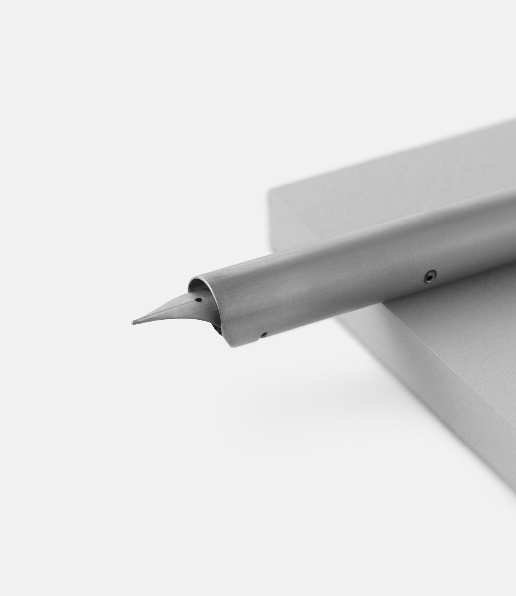 Lucio Rossi Ink Machine — перьевая ручка из нержавеющей стали