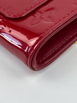 Сумка Louis Vuitton Rossmore Pomme D’Amour Monogram Vernis