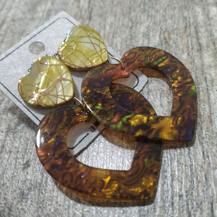 Серьги-гвоздики Murena 2 сердца паутинка цвет коричневый переливистый микс