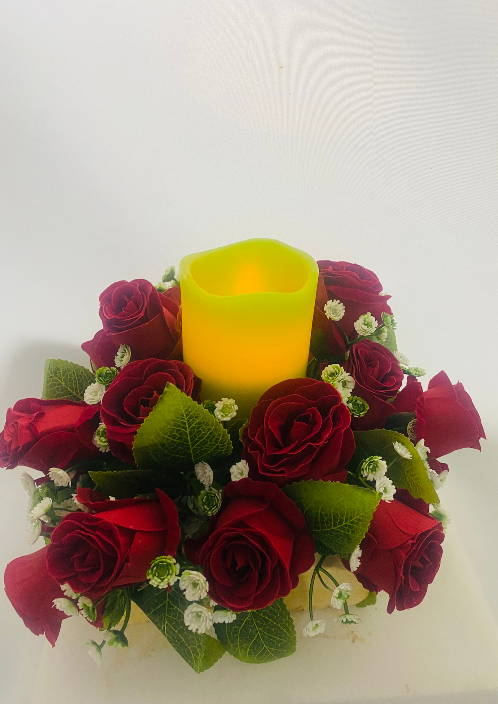 Полянка со свечой на постаменте