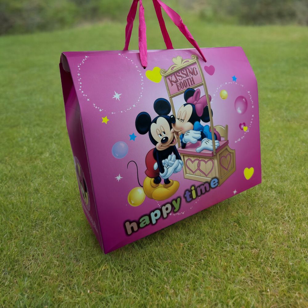 Подарочные коробки с ручками