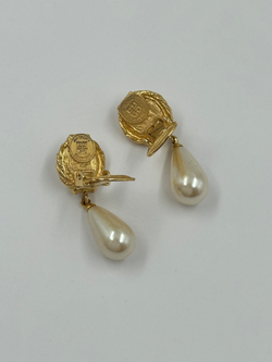 Клипсы с «жемчужными» подвесками Givenchy