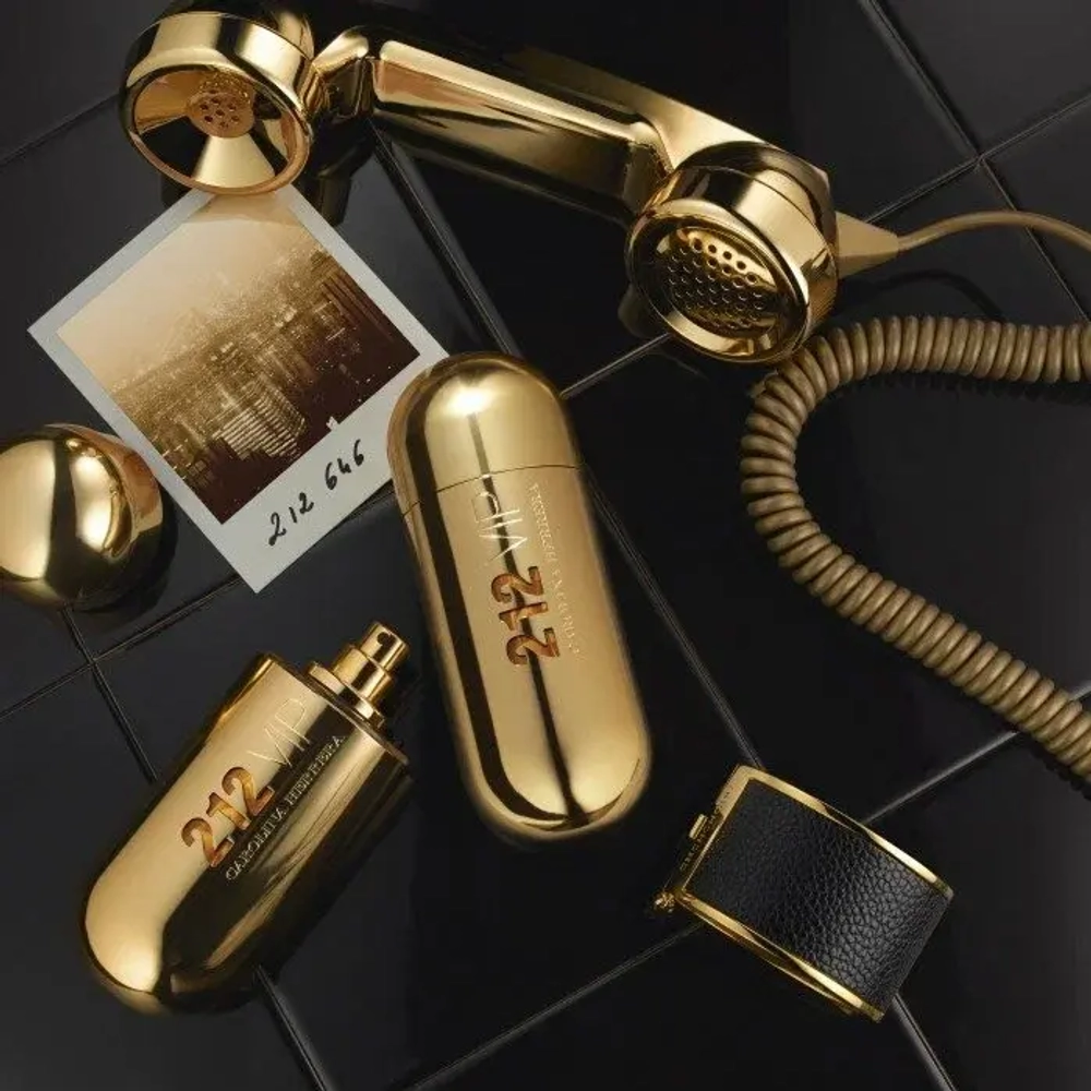 CAROLINA HERRERA парфюмерная вода 212 VIP Women, 80 мл, 100 г