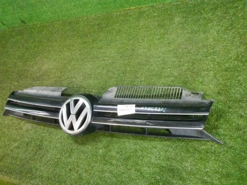 Решетка радиатора Golf 6 (2008-2012)