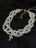 Колье "Одри" переплетеные нити белого жемчуга с крестом из цирконов, оттенок золото