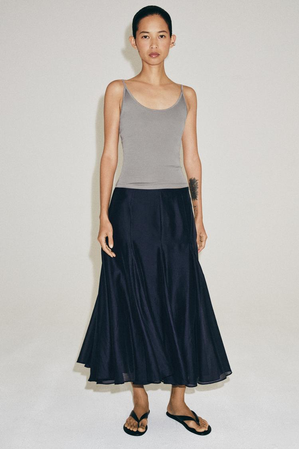 ZARA СТРУЯЩАЯСЯ ЮБКА — ZW COLLECTION, МОРСКОЙ СИНИЙ