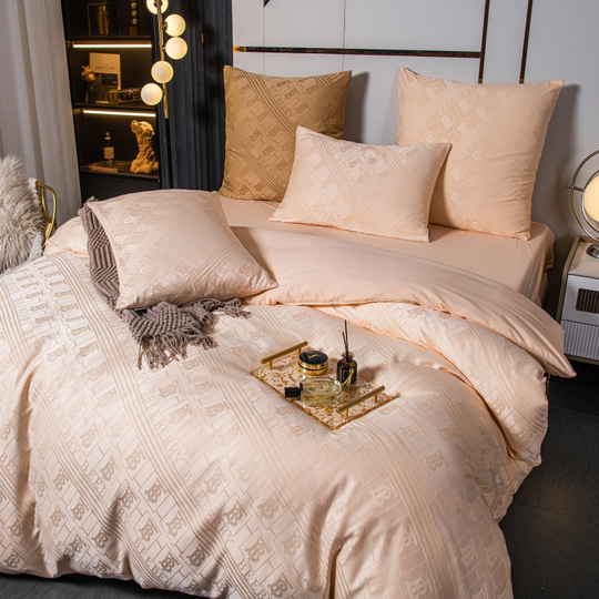Комплект постельного белья на резинке Сатин Жаккард «Золотистый шепот»