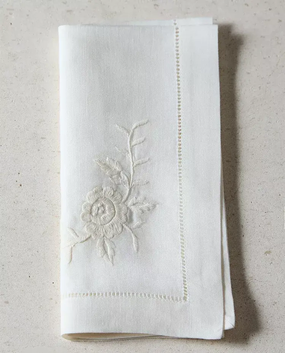 ZARA HOME САЛФЕТКИ С ВЫШИВКОЙ ( 2 ШТ.), КЭКРЮ