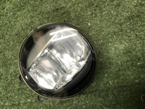 ПТФ правая Toyota Land Cruiser Prado 150 17-нв LED