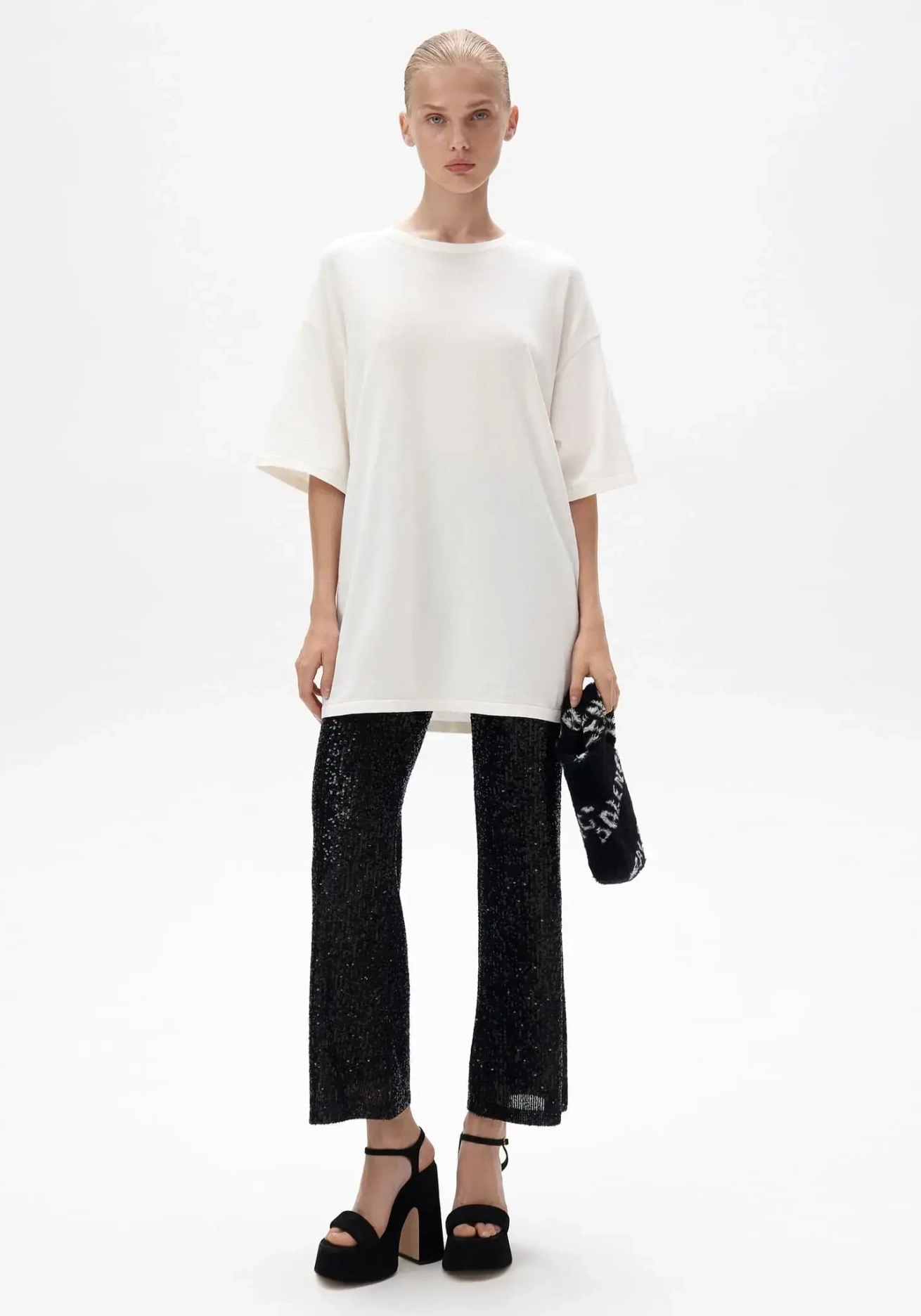 Топы, футболки и лонгсливы