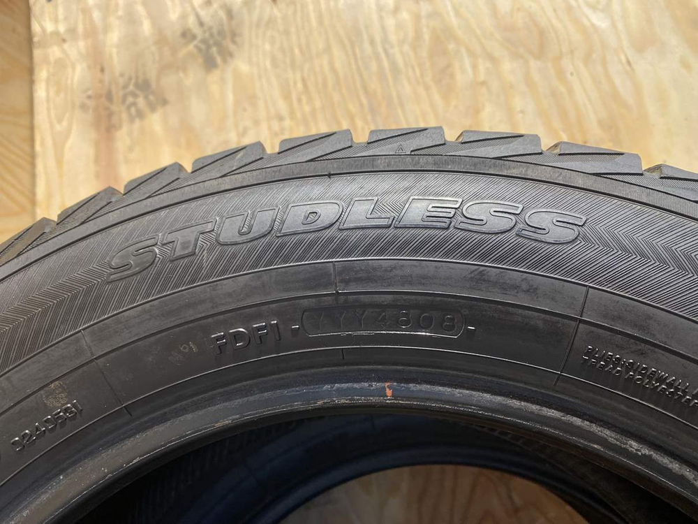 Шины Yokohama Ice Guard 215/60 R16 95Q 2 шт.
