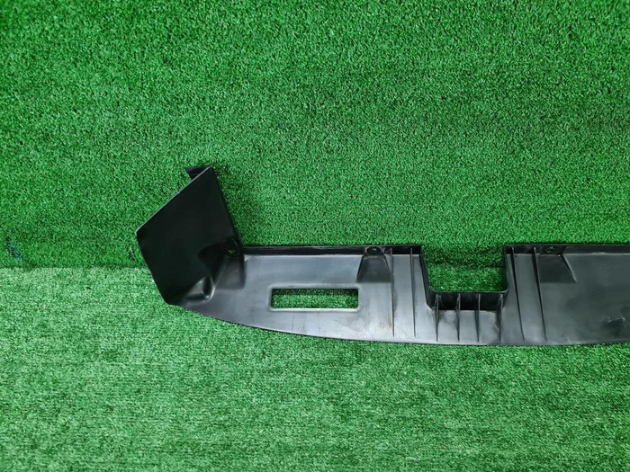 Дефлектор радиатора Hongqi HS5 (2019-н.в.)