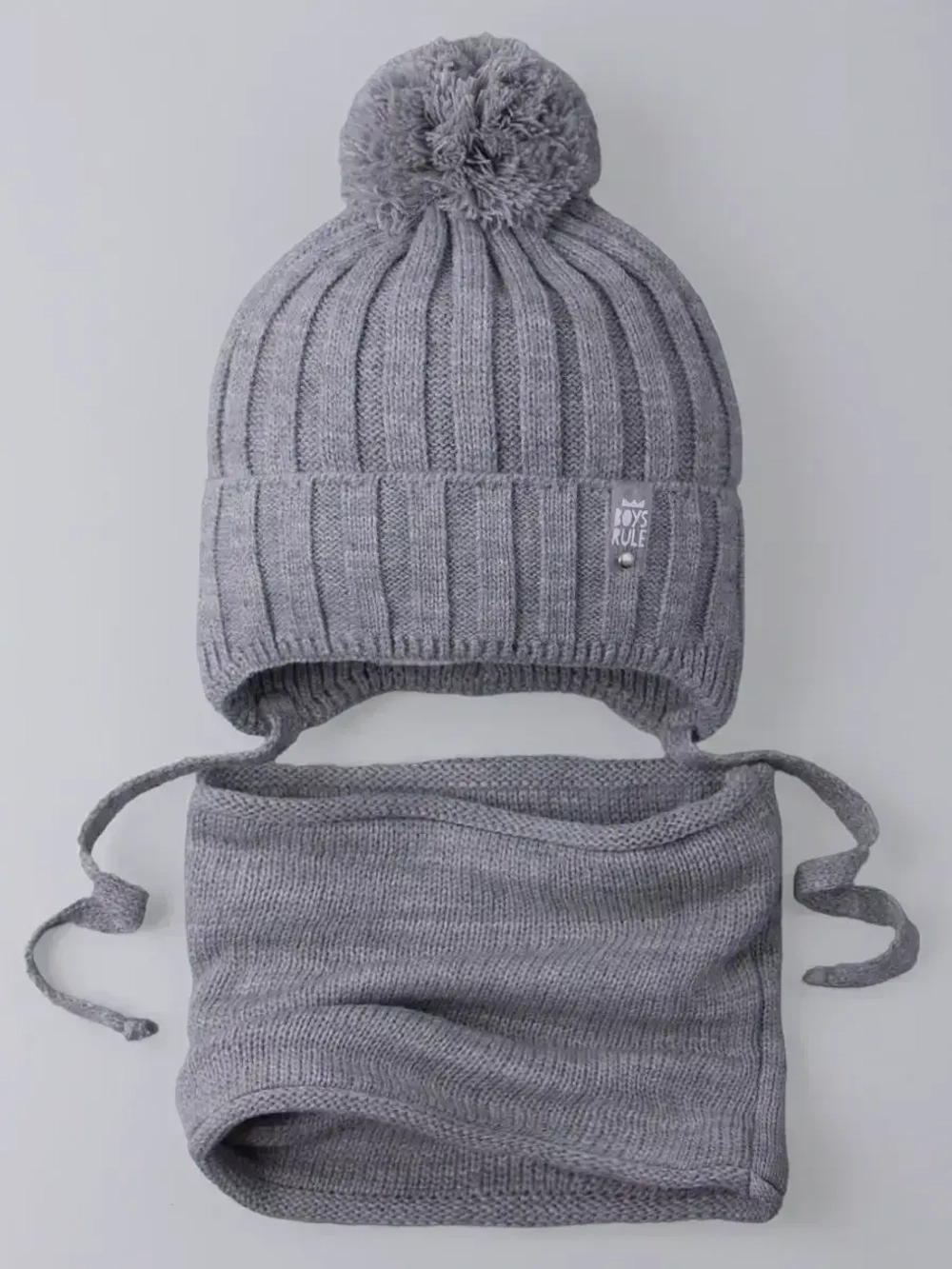 Шапка для мальчика осенняя вязаная и снуд