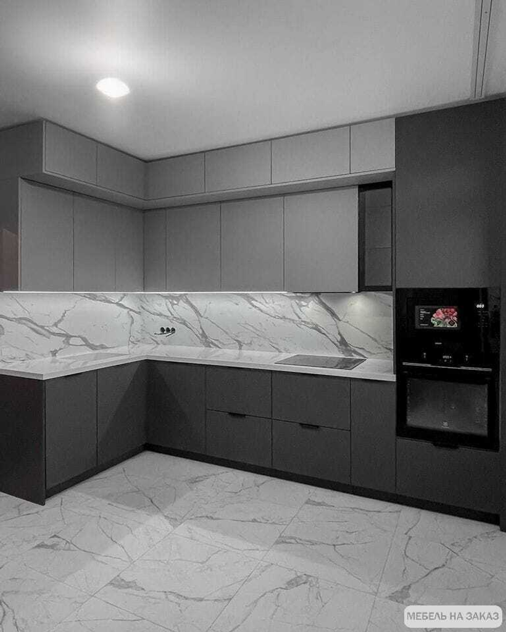 Кухня с антресолями