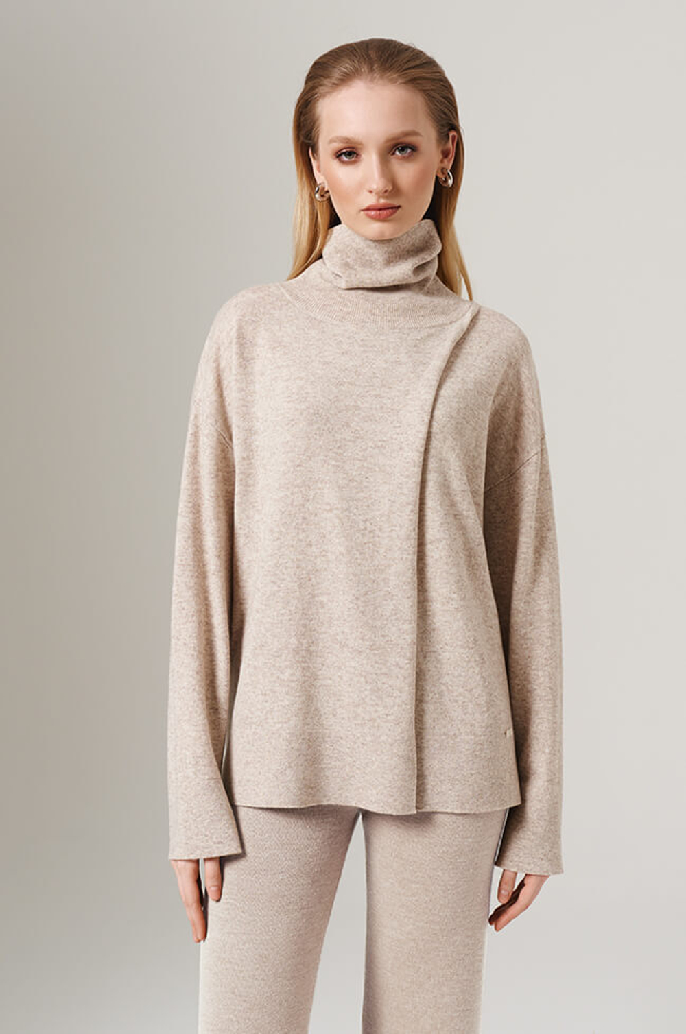 23116 Свитер женский (серо-бежевый меланж)