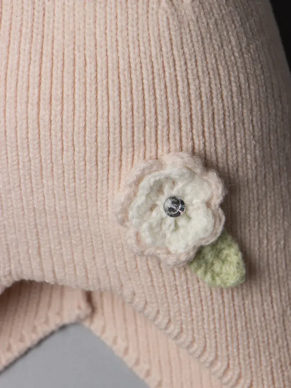 Шапка-чепчик для девочек на осень