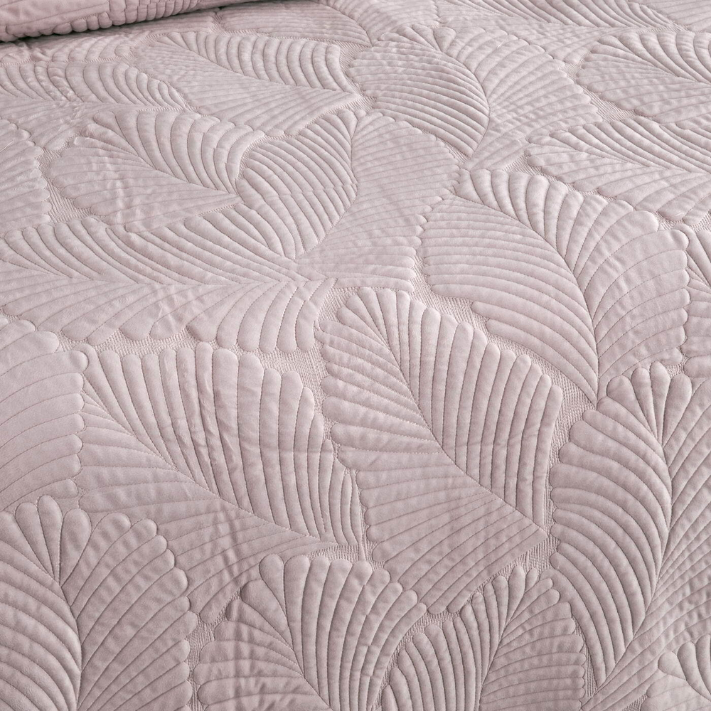 Покрывало 240х260 и 2 наволочки 50х70 Sofi De MarkO Ноэль пудра