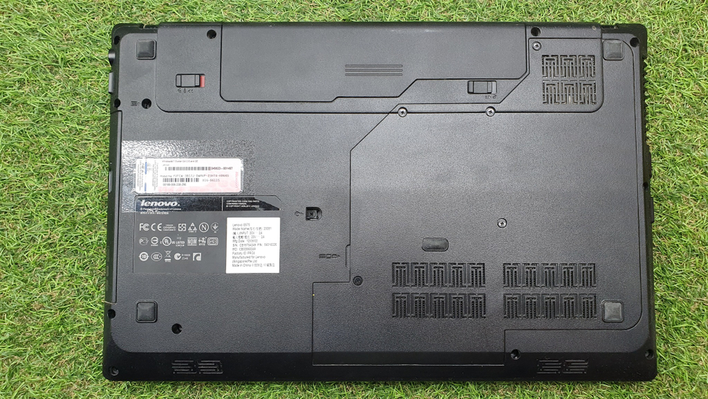 Ноутбук Lenovo G575 1366x768, AMD E-300 1.6 ГГц, RAM 2 ГБ, HDD 320 ГБ