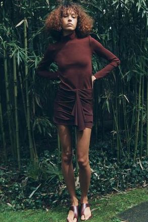 Распродажа товаров для женщин ZARA