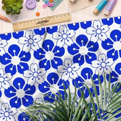 Ткань кулирная гладь белые и синие цветы на белом фоне