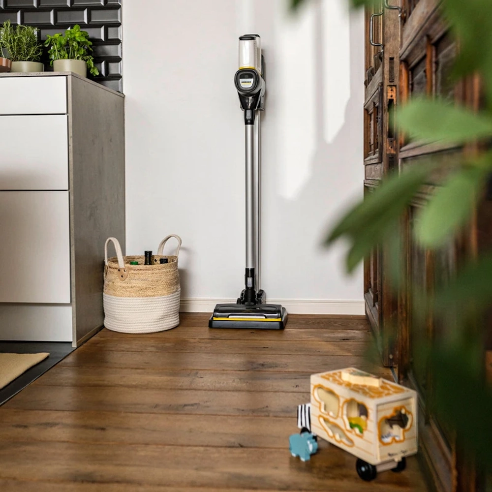 Karcher VC 6 Cordless Premium ourFamily вертикальный аккумуляторный пылесос 1.198-680.0