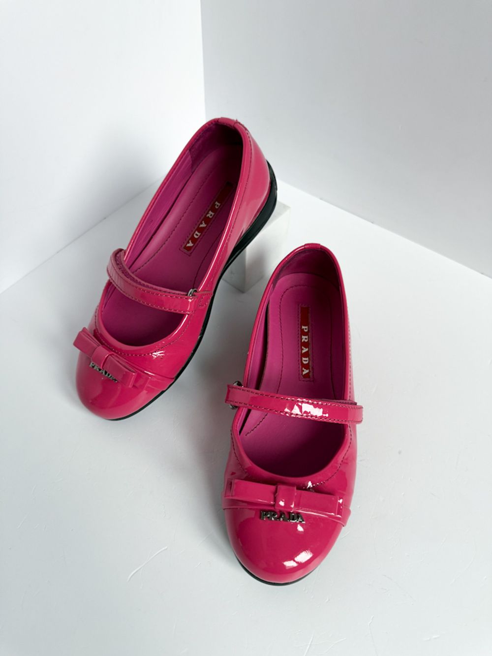 Лаковые туфли Prada, 28