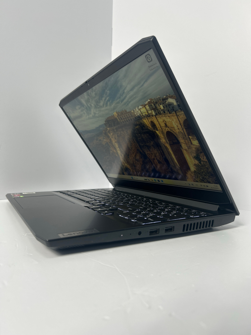 Ноутбук Lenovo IdeaPad Gaming 3 15ACH6 (82K201AFRK) 15.6"/AMD Ryzen 5 5600H/RAM 8 GB/SSD 512 GB/NVIDIA GeForce RTX 3050 Ti/1920x1080/IPS/Windows 11/Подсветка кл-ры: LED/Черный. Состояние: C1