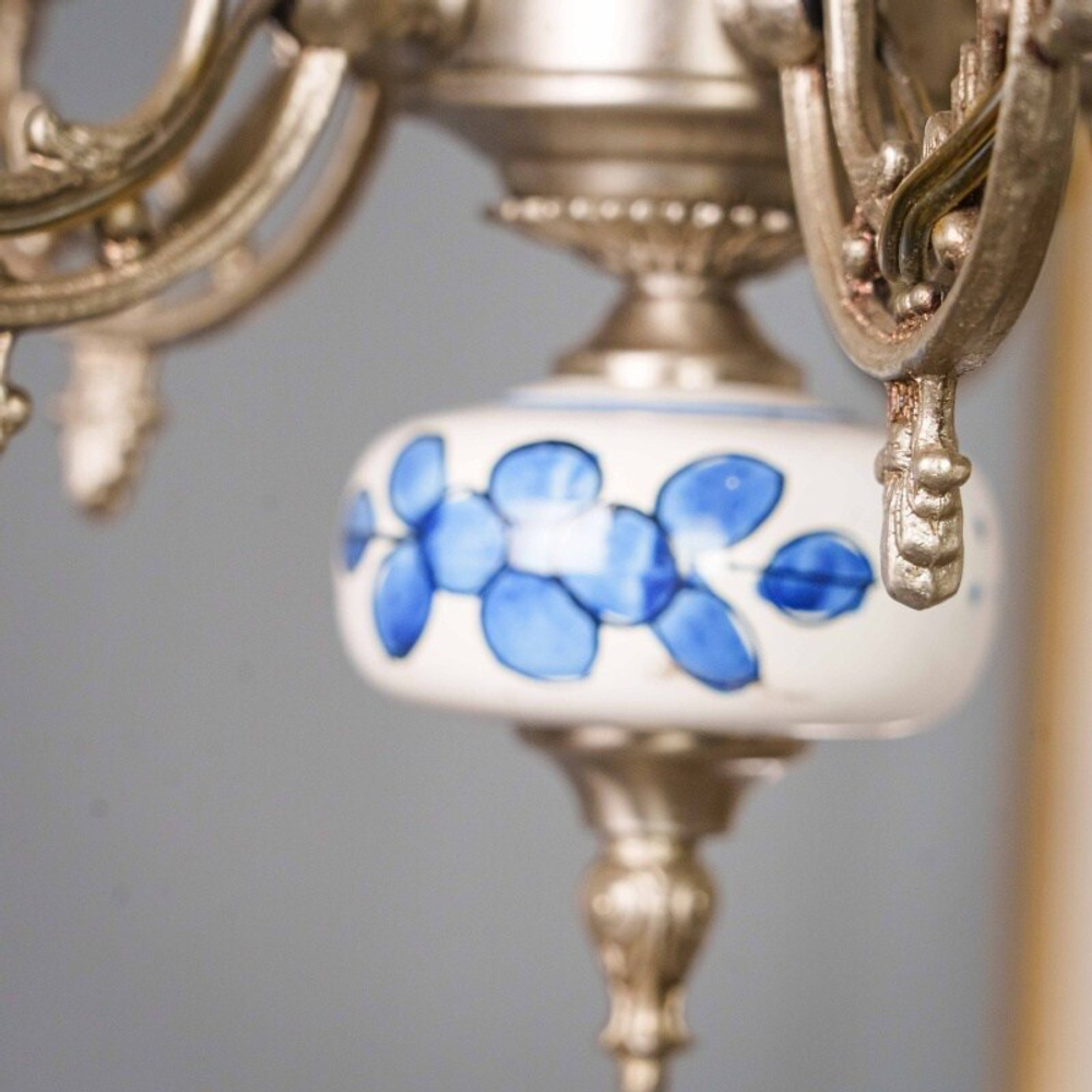 Антикварная керамическая люстра с росписью и бронзовым основанием