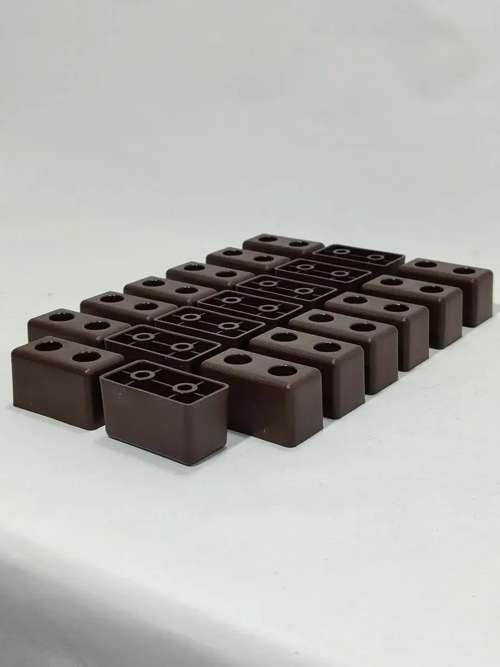 Пластиковые ножки для мебели дивана шкафа тумбочки стола