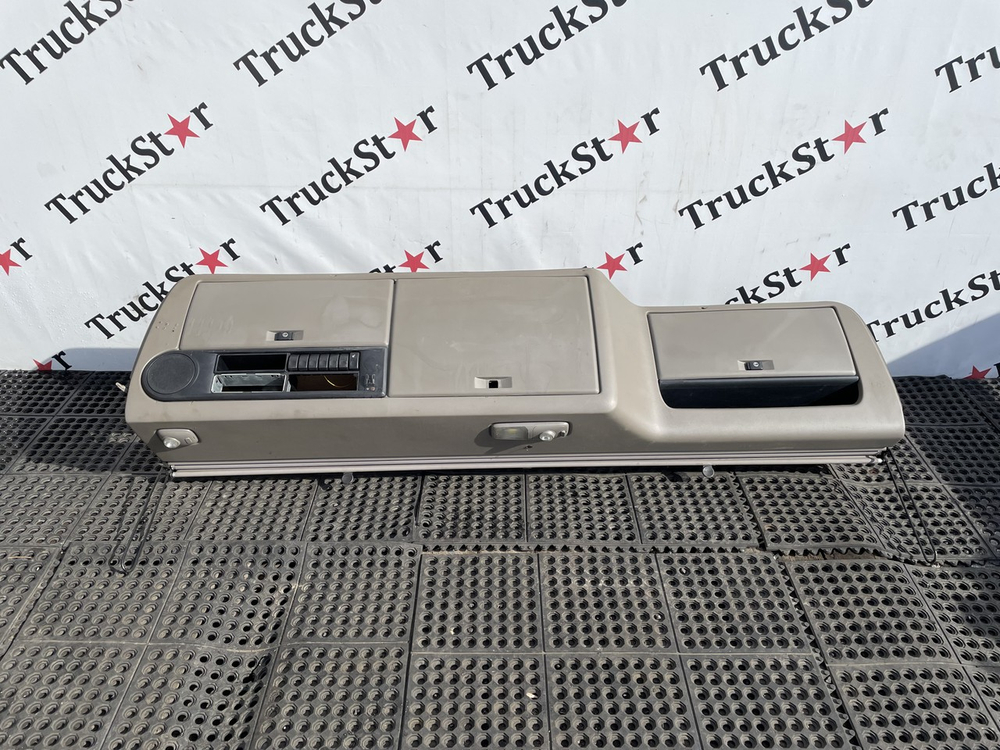 Консоль кабины верхняя 2018г.