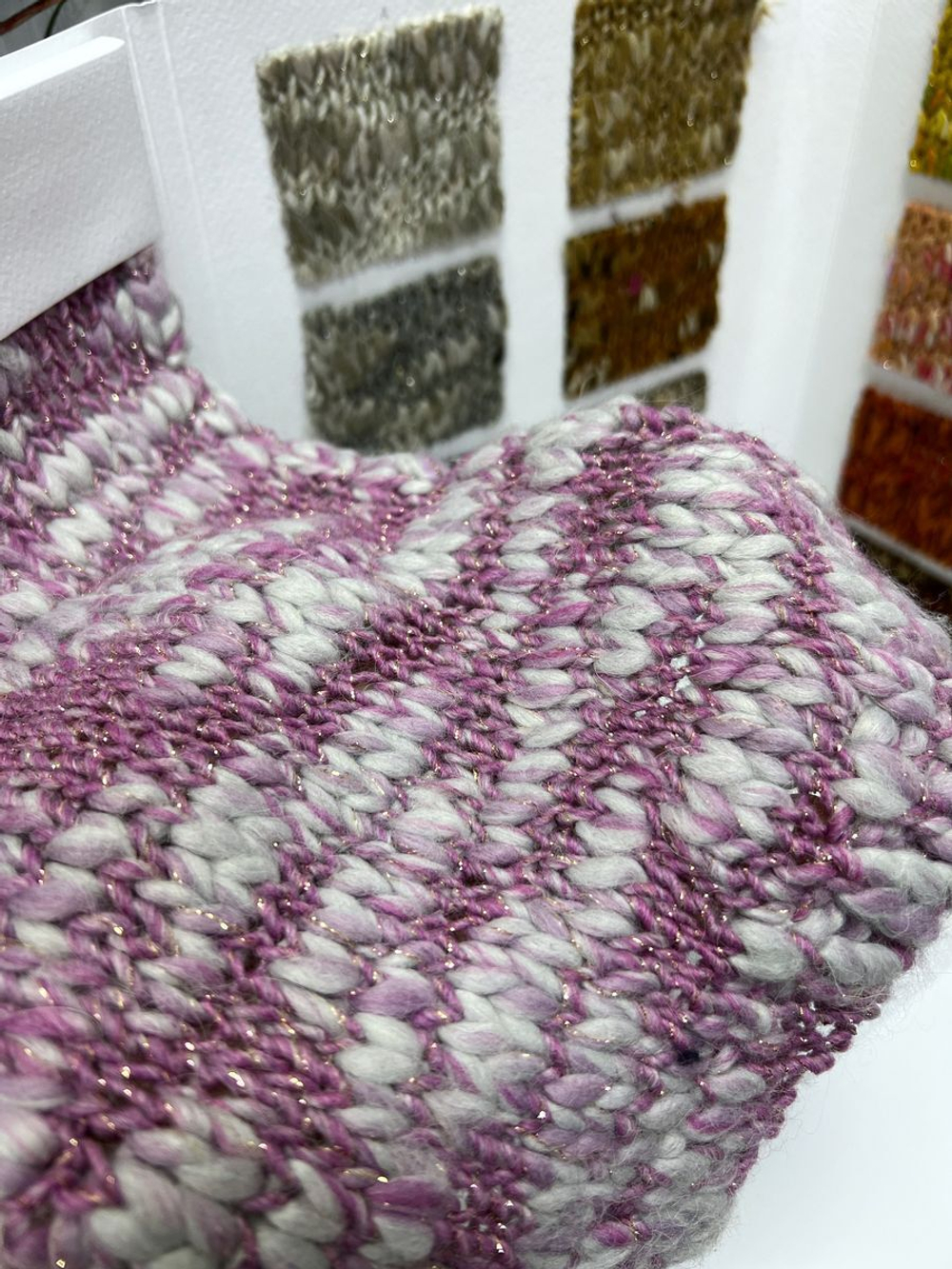 Трикотажная пряжа для вязания MORELINO толстая шишибрики