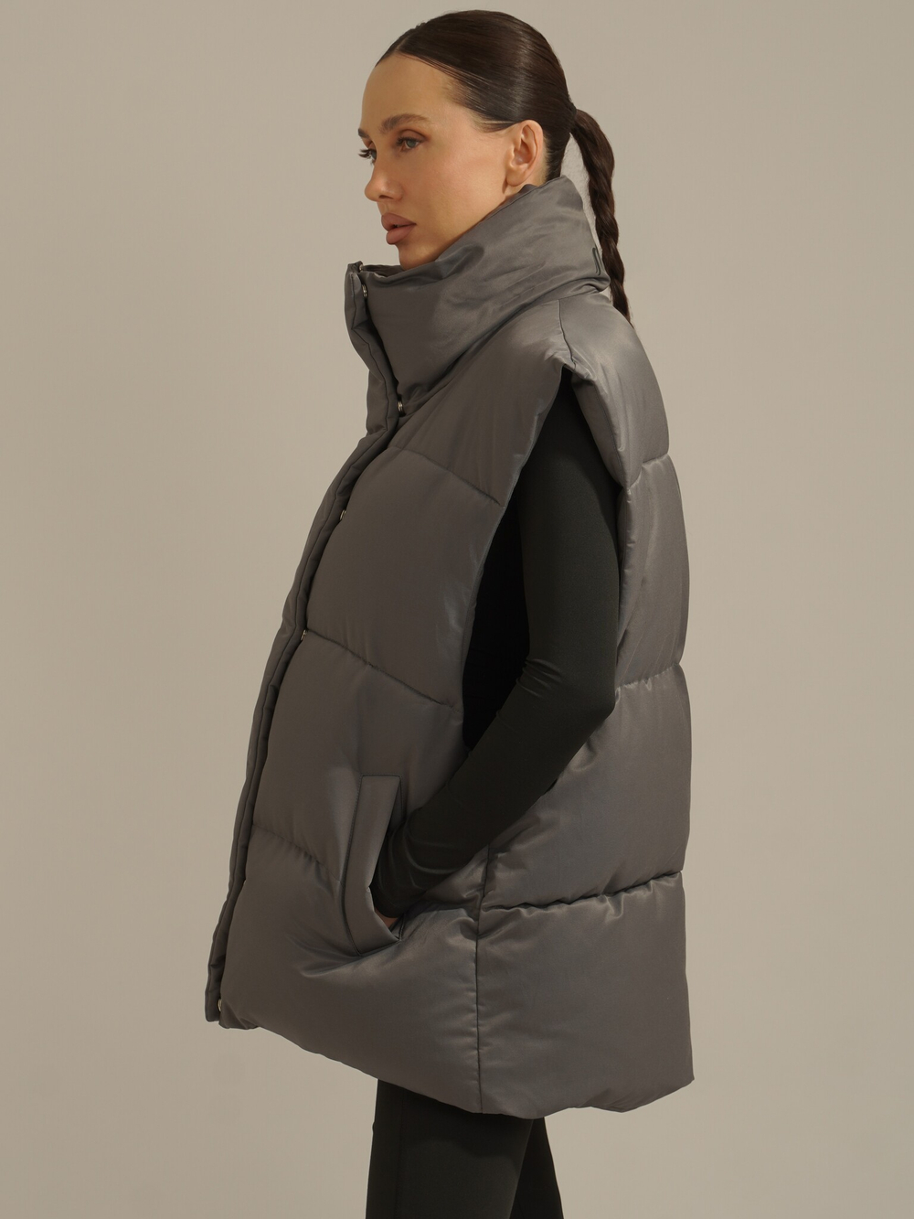 Жилет oversize утепленный, серый с печатью