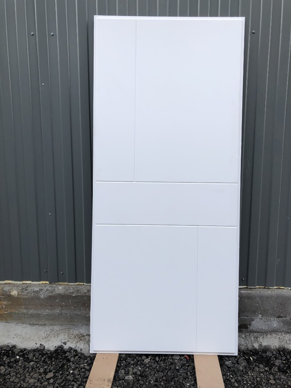 Входная металлическая дверь VOLCANO (Вулкан) Антрацит софт / 21 Белый софт (белый матовый, без текстуры)