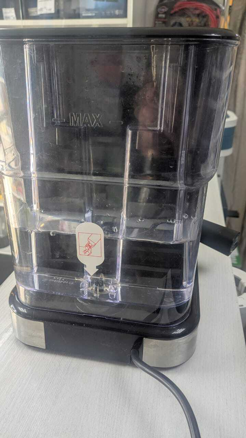 Кофеварка Reoka RKEM 400