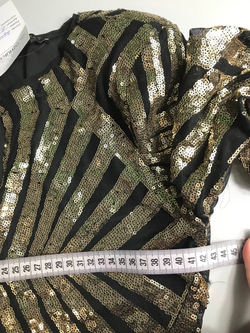 Платье Love Republic усыпанное пайетками, визуально на 46 размер