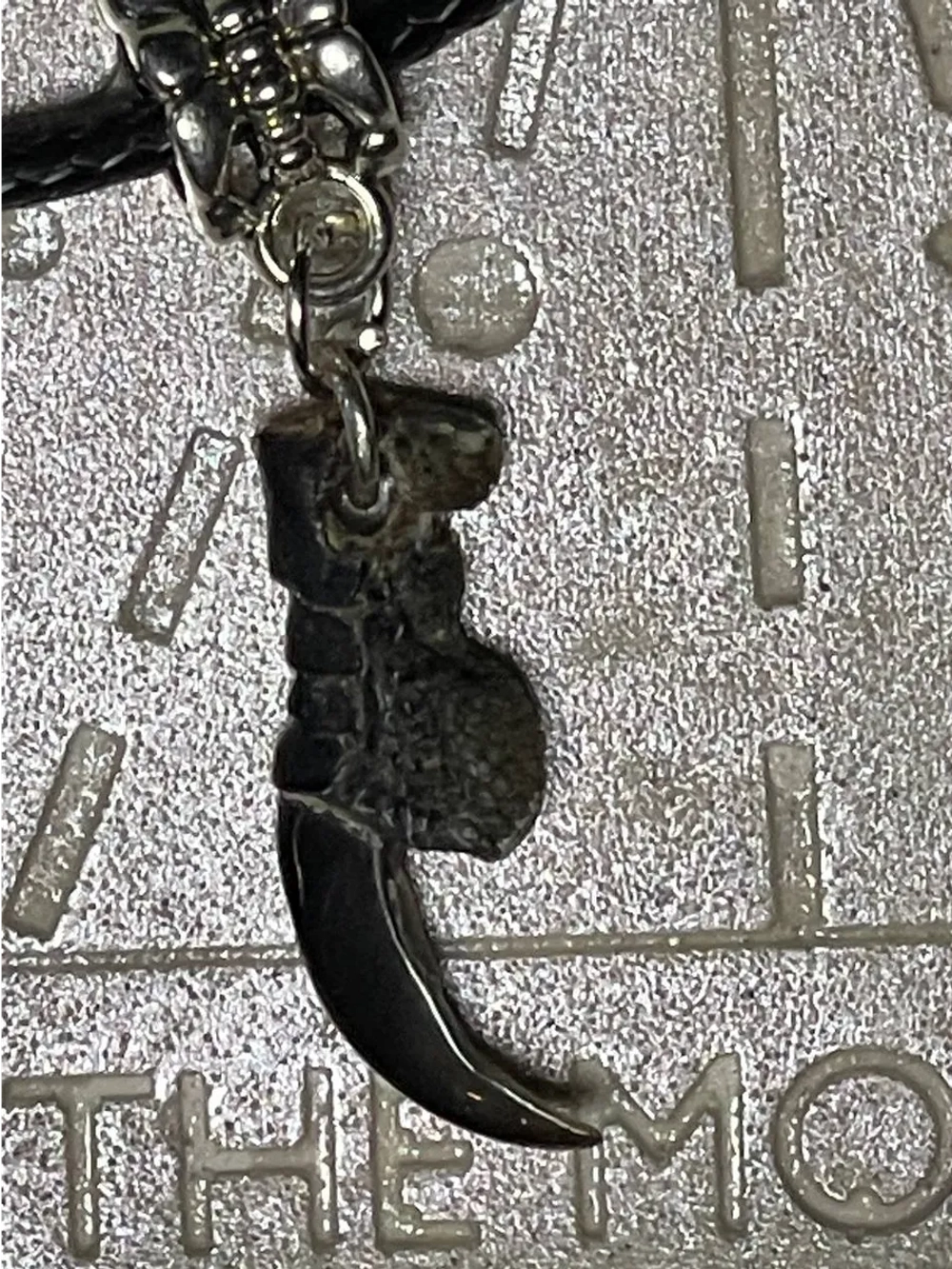 Амулет Коготь Ворона